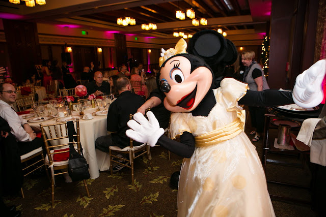 Disneyland Wedding - Minnie {Root Photography}