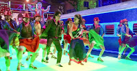 Chennai Express Latest stills from Song Lungi