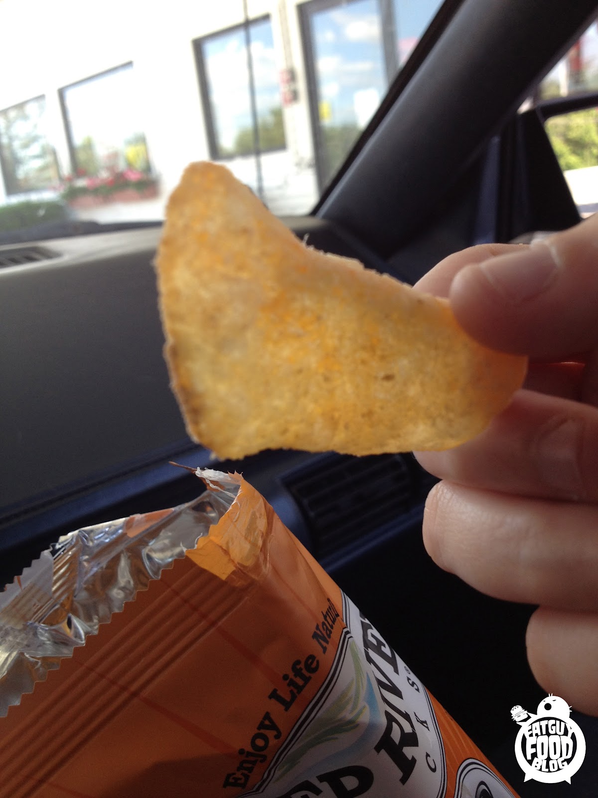 FATGUYFOODBLOG INTO THE DEEP Deep River Aged Cheddar & Horseradish Chips