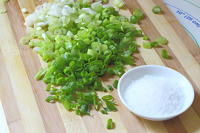 Китайские лепёшки с зелёным луком  http://www.horoshayaeda.com/