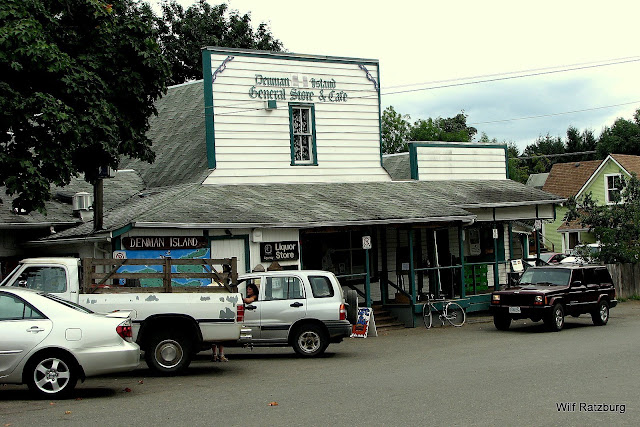 Nothing says funky, hippy, Gulf Island quite like the  Denman Island General Store (2007-08-25)