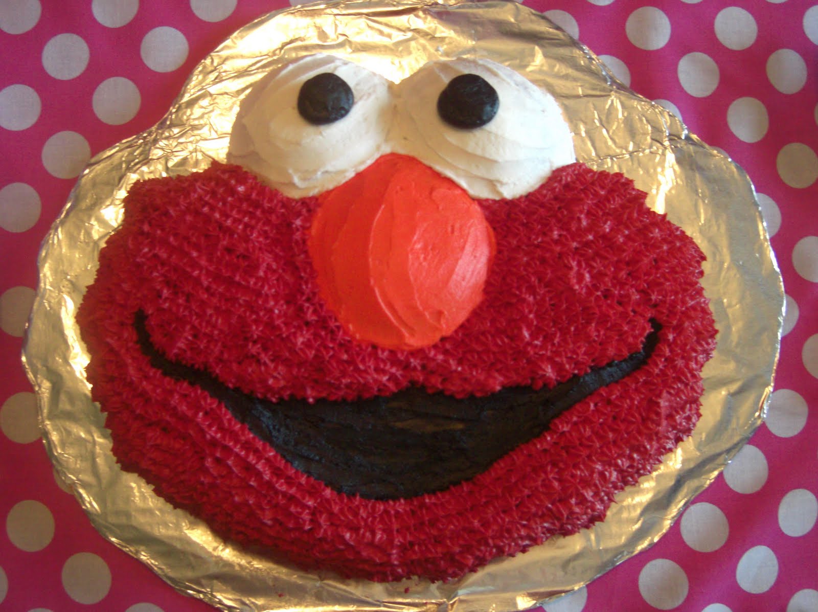 I think I can modify my elmo cake skills and make it a