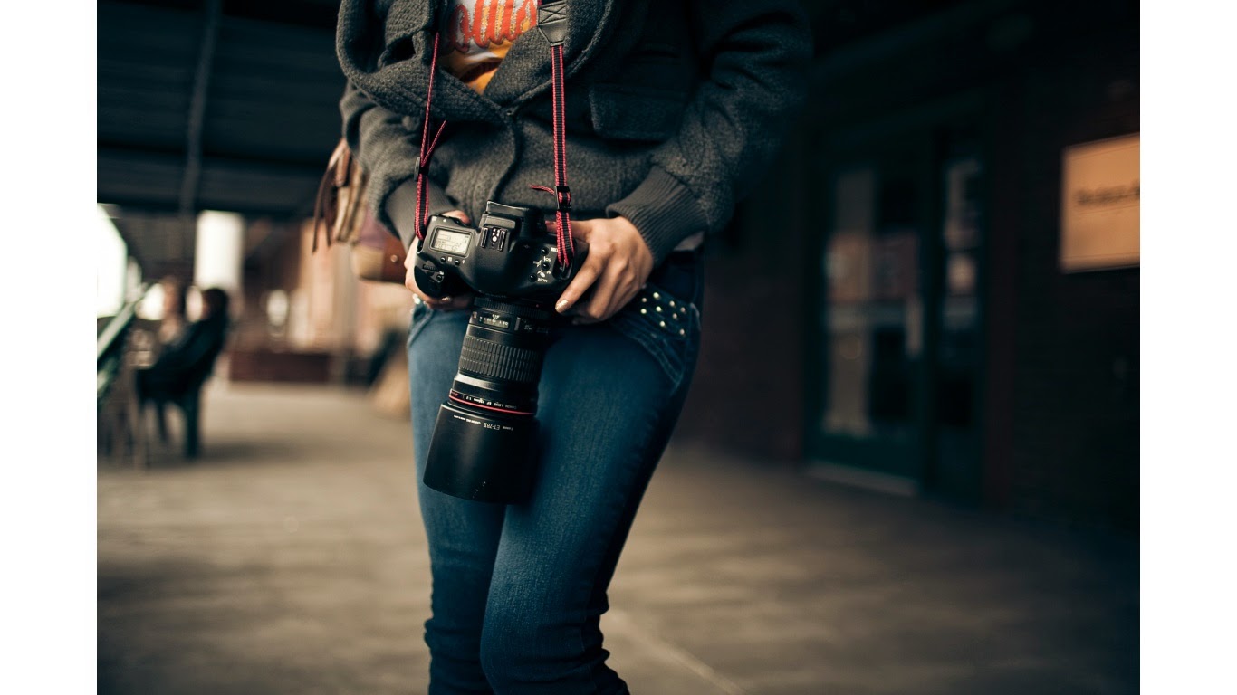 Photographer Girl With Camera Garasi Blog