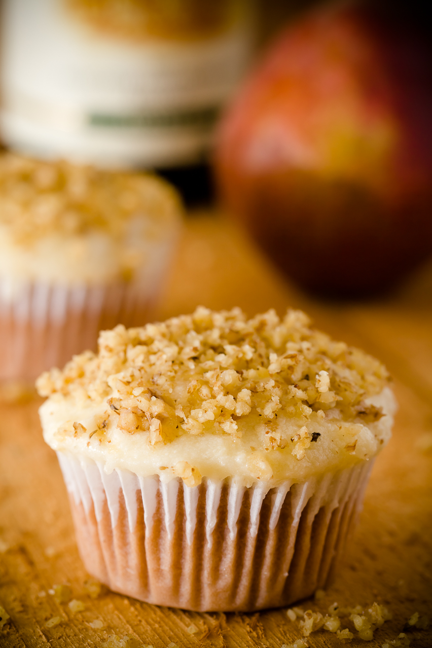 Riesling Cupcakes with Pear Mascarpone Frosting (Gluten