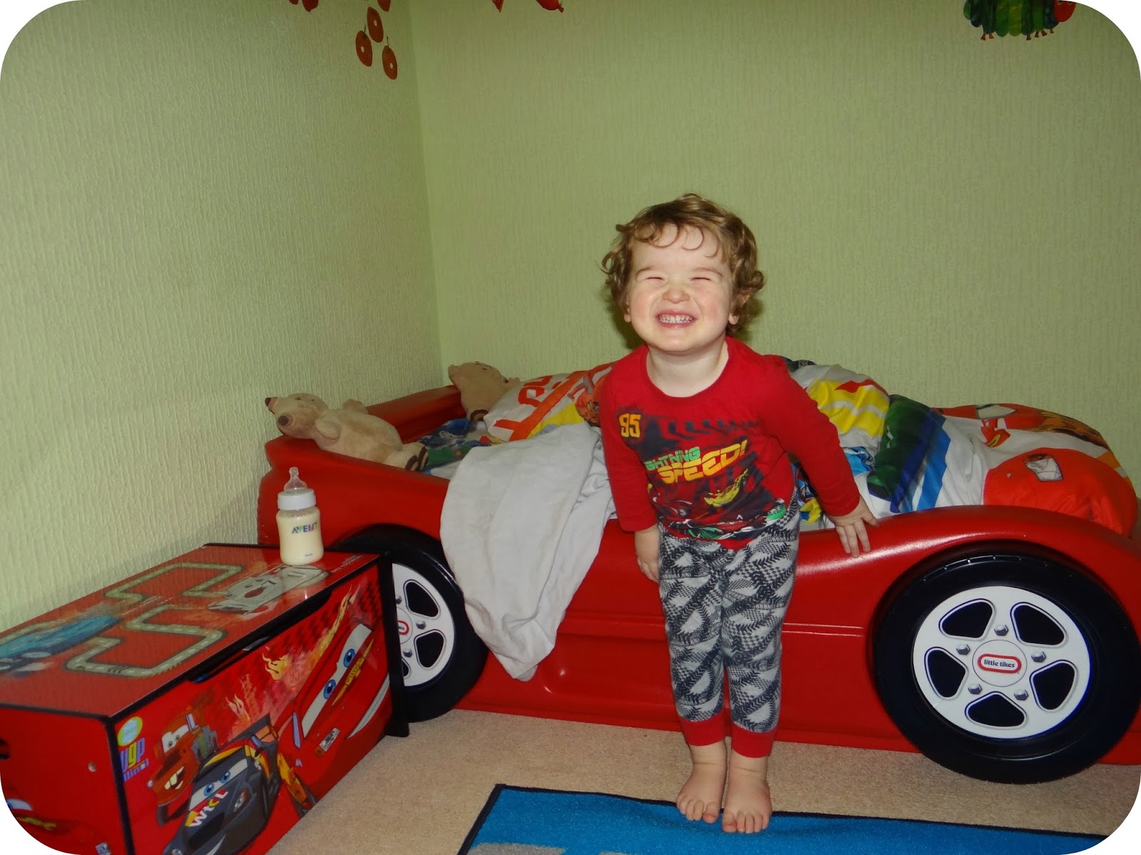 Life Unexpected Leo's Little Tikes Roadster Bed