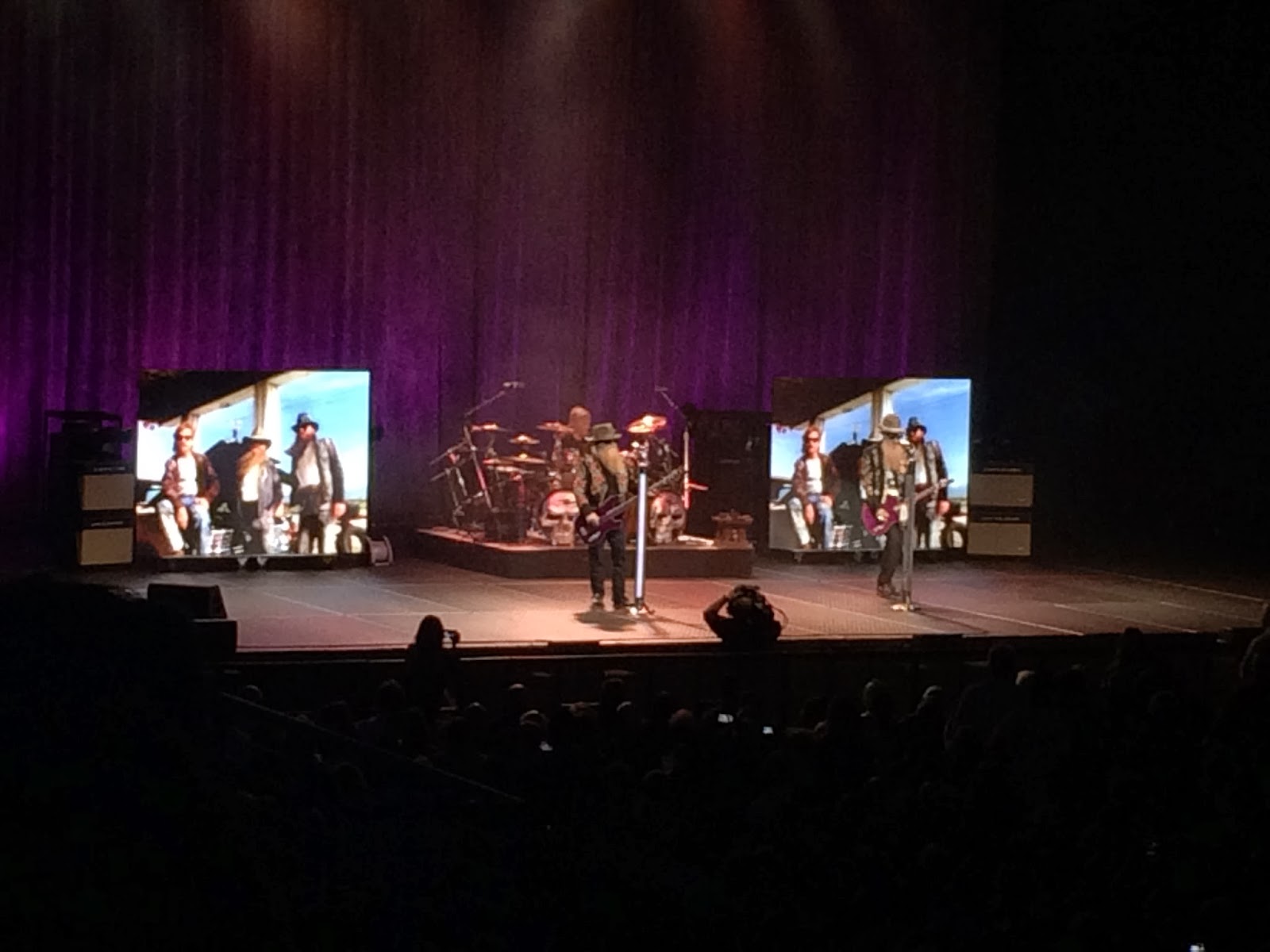 What Would David Bowie Do Short But Sweet Zz Top At Hard Rock