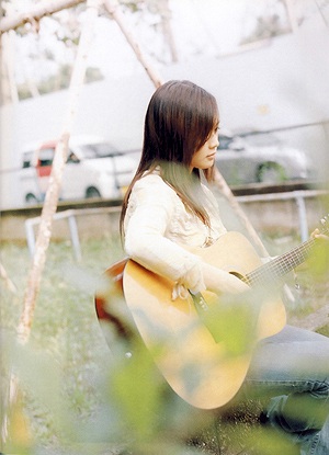 とあるブロガーの備忘録 仮 Yui ロッキングオンh Vol 71 初インタビュー