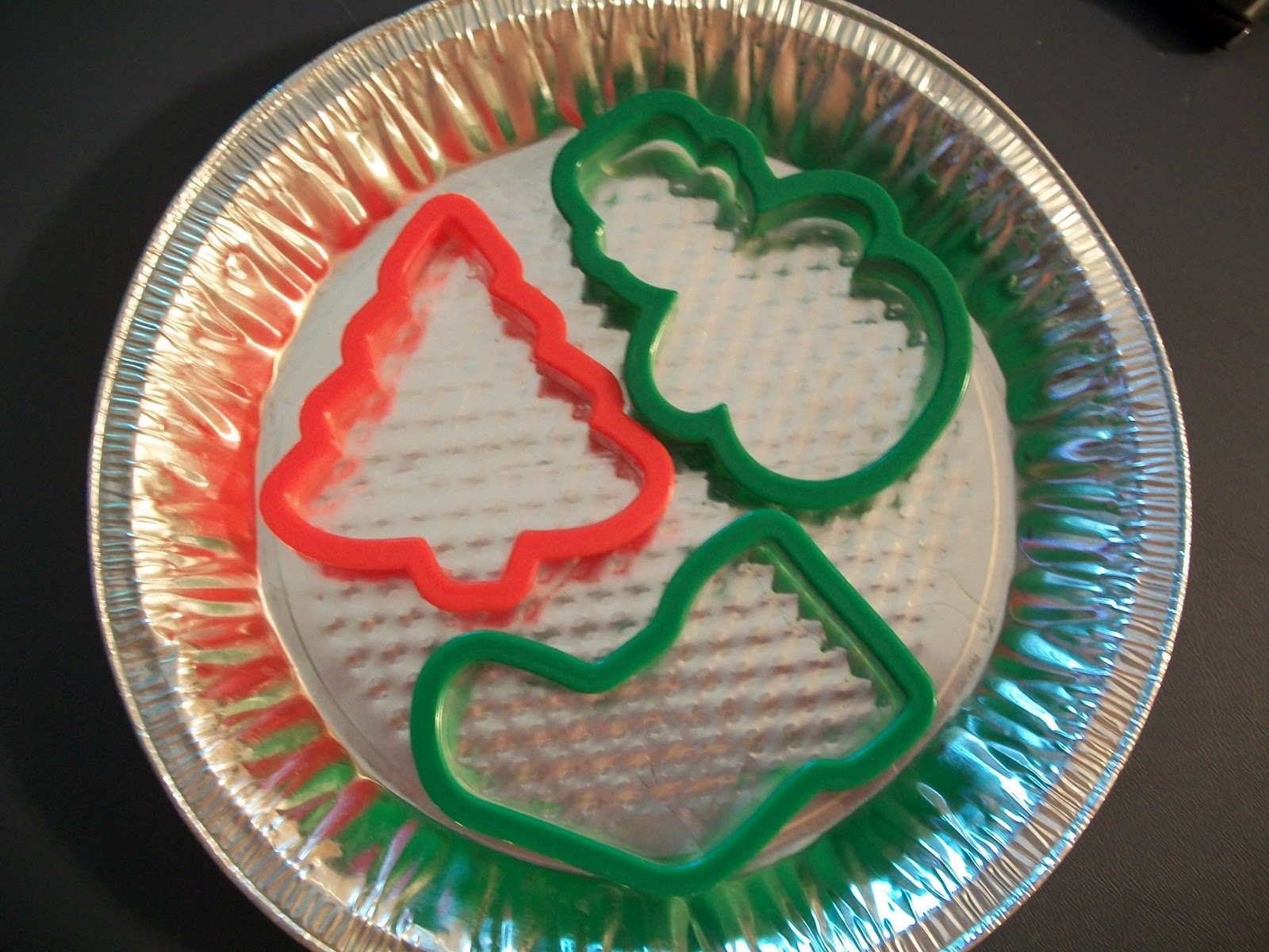 Cats, Kids and Crafts Pie Tin Ornaments