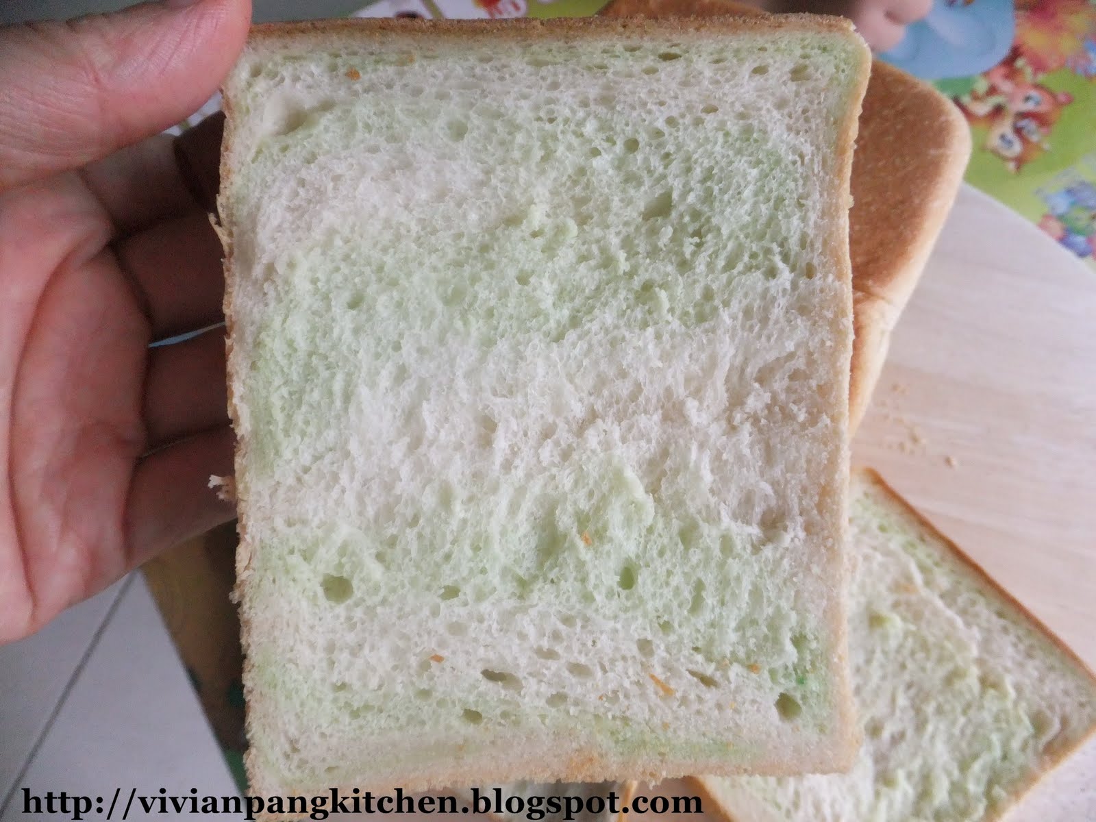 Vivian Pang Kitchen Pandan Spiral Loaf Bread/ Sponge Dough Method