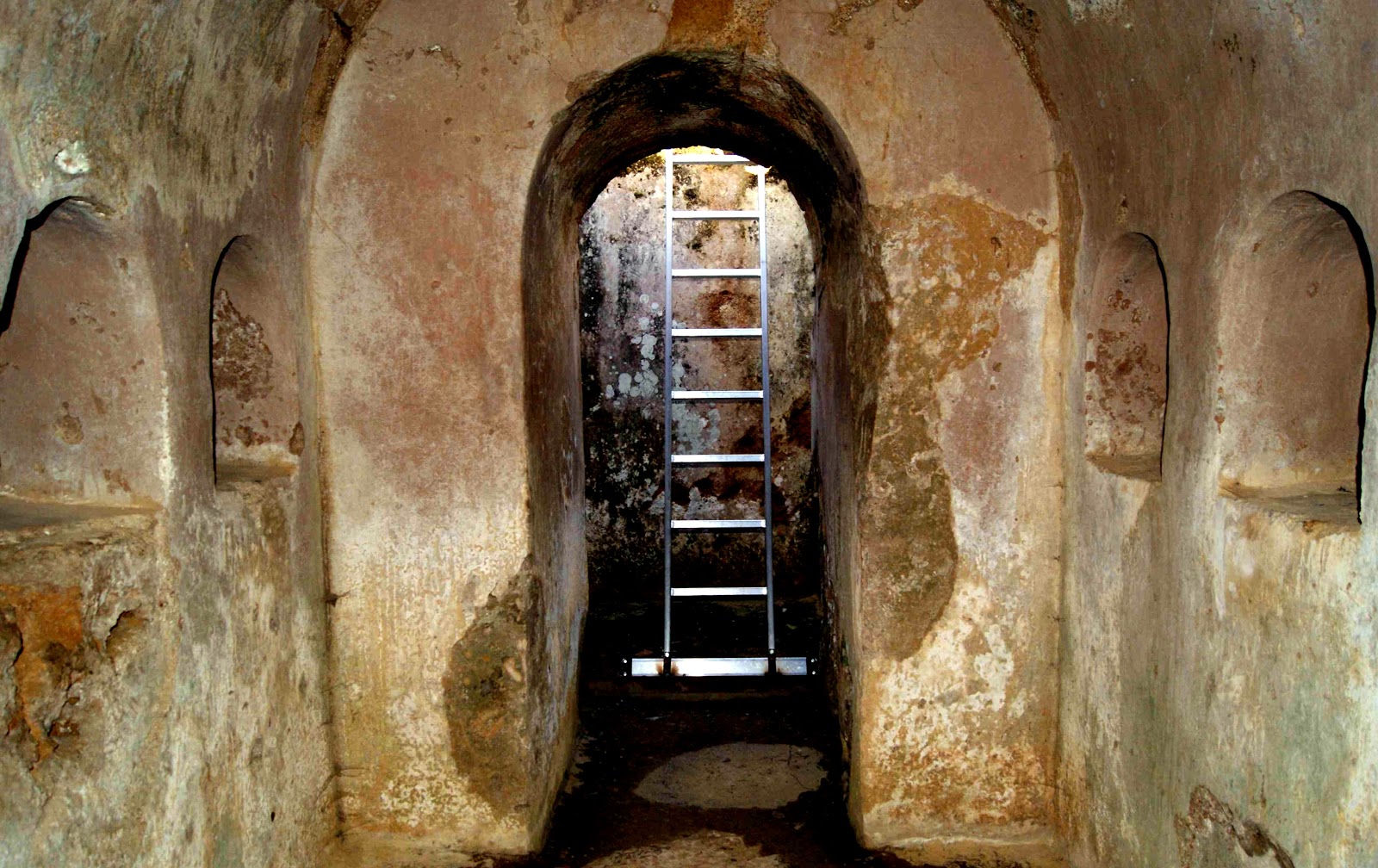 Leyendas de Sevilla: Conjunto Arqueológico de Carmona, -II.