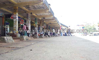 Kasargod Bus stand Labour, History, Loksabha, People,Sarkkar, Cost, Independence, A.K.Antony, Indian coffee house, A.K.Antony,Harthal, Vehicle, Increase, Protect, K.S.R.T.C, Kerala, Kerala News, International News, National News, Gulf News, Health News, Educational News, Business News, Stock news, Gold News.