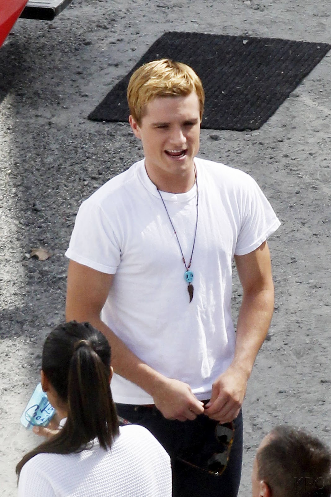 Jeffrey Wright (Beetee) holding...