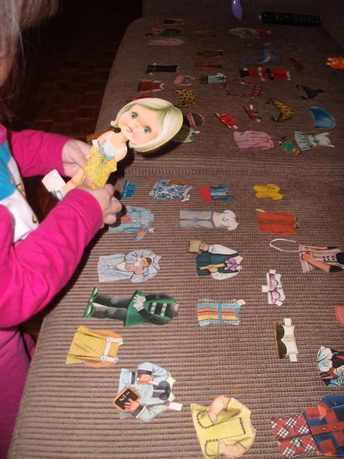 Aprender com Brincadeiras: Bonecas de papel