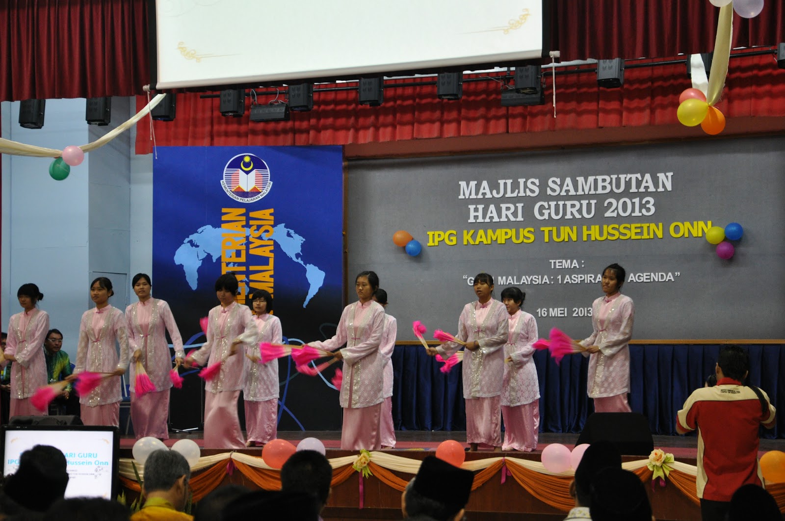Sambutan Hari Guru IPGKTHO 2013