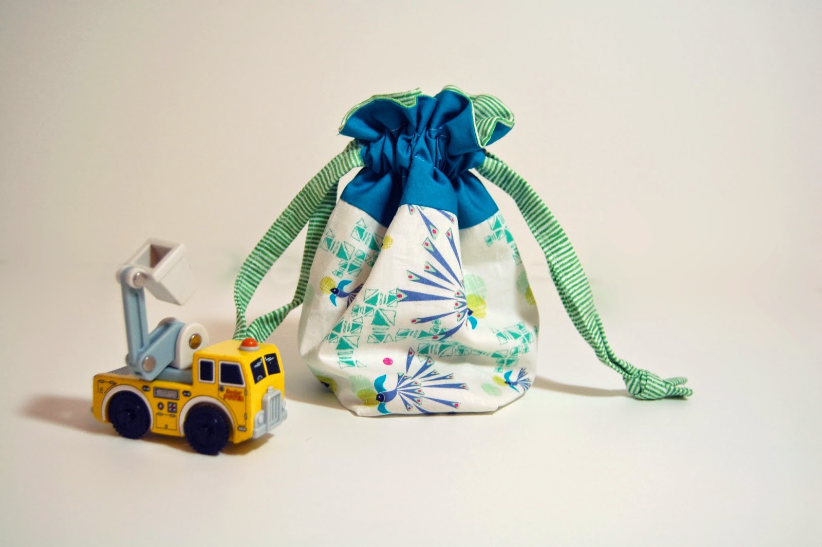 sewing belly buttons boutique Best Drawstring Bag pattern Ever ! Jeni