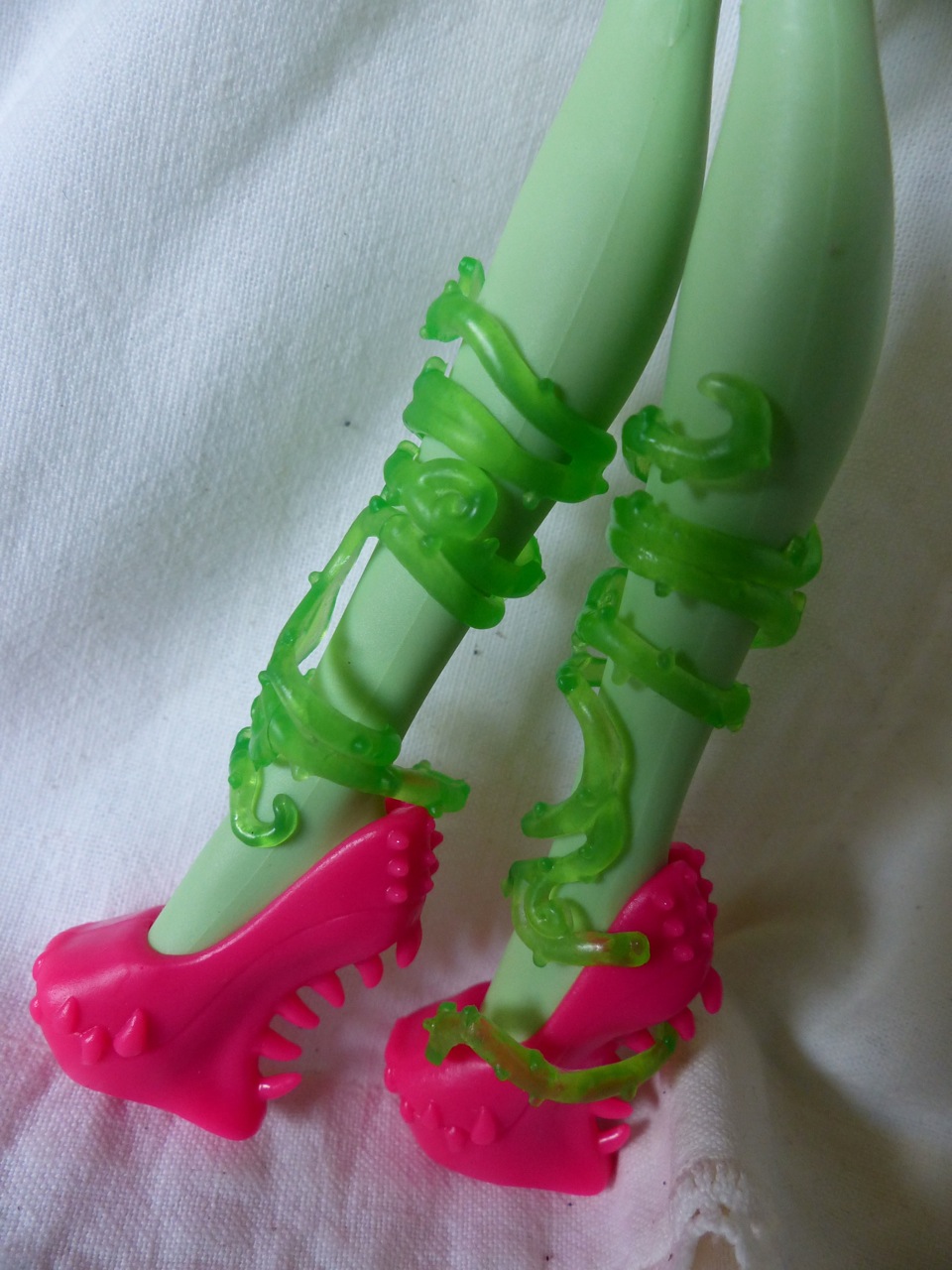 Zombie Shake "Rochelle Goyle" and "Venus McFlytrap"A Guest Review