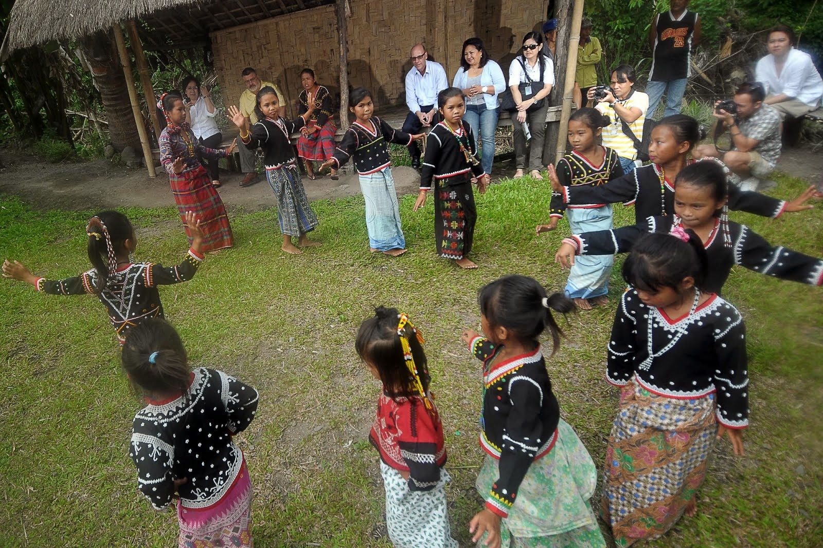 Lamlifew School of Living Tradition