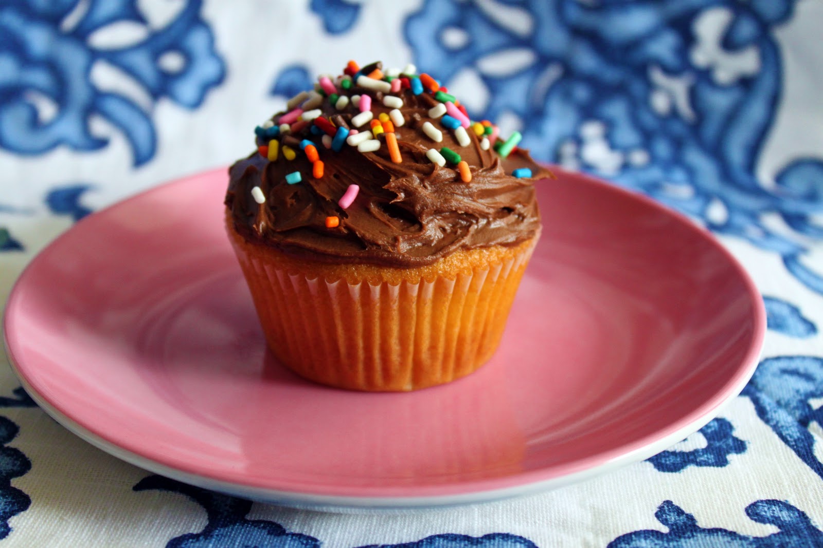 Clutzy Cooking The Best/Easiest/Best Cupcakes Ever. EVER.