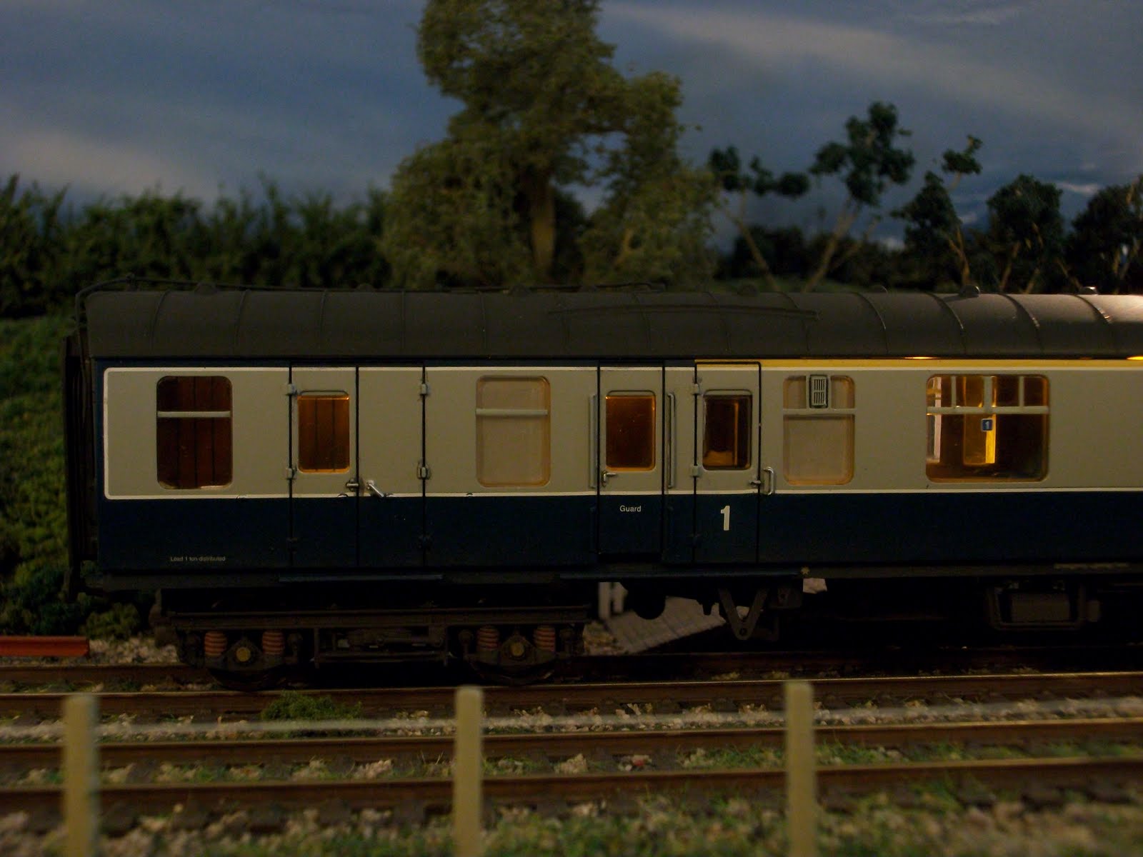 Choppers Railway Watergate Halt Express models Mk1 BCK coach lighting