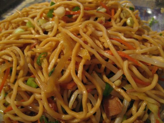 Efek Samping Makan Mie Instan Expired