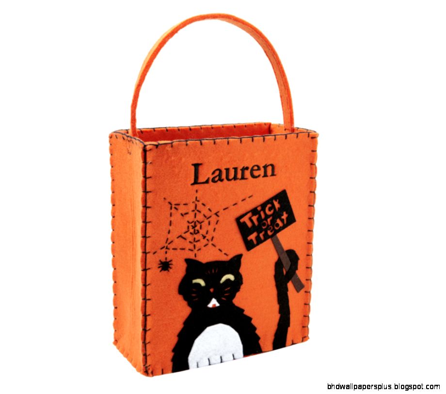 Give Your Kids a Black Cat Trick or Treat Bag to Fill with Candy Give Your Kids a Black Cat Trick or Treat Bag to Fill with Candy