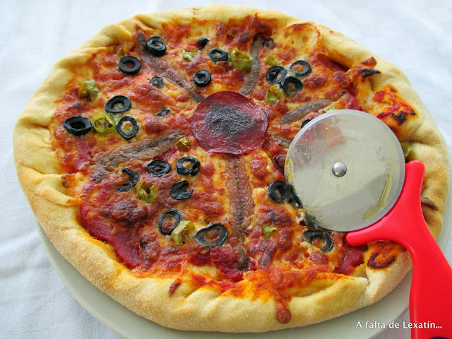Masa De Pizza Fina Y Crujiente
