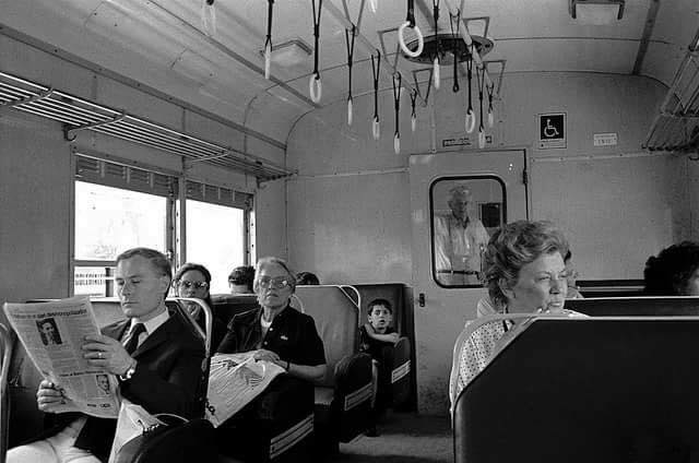 1971 – EL INTERIOR DE LOS TRENES ELECTRICOS JAPONESES TOSHIBA.
