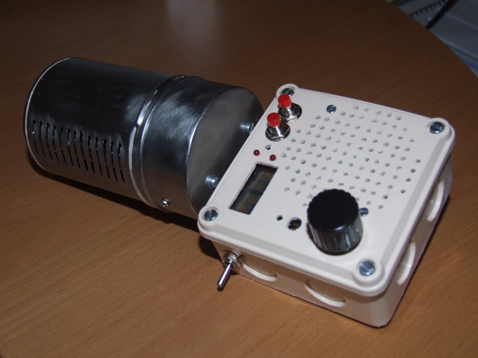 Creation Factory LENA The Geiger Counter that was finally made portable!