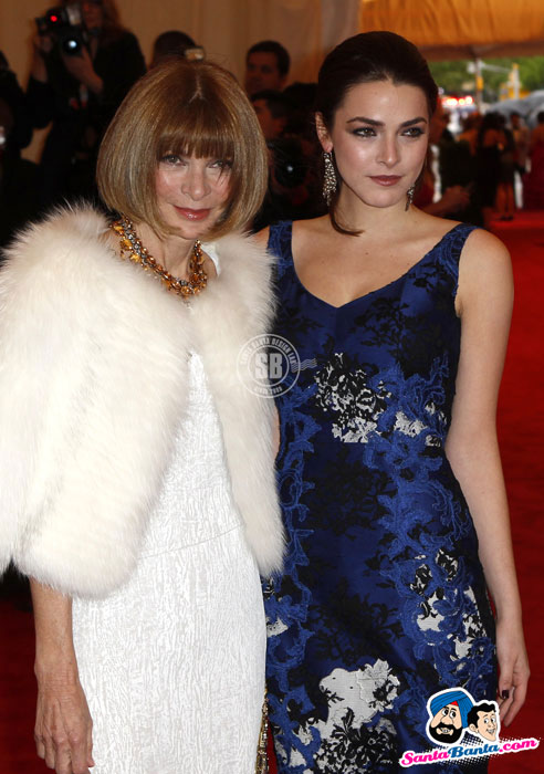 Editor-in-chief of American Vogue Anna Wintour and her daughter Bee Shaffer arrive at the Metropolitan Museum of Art Costume Institute Benefit - (20) - Met Costume Institute Gala 2012 