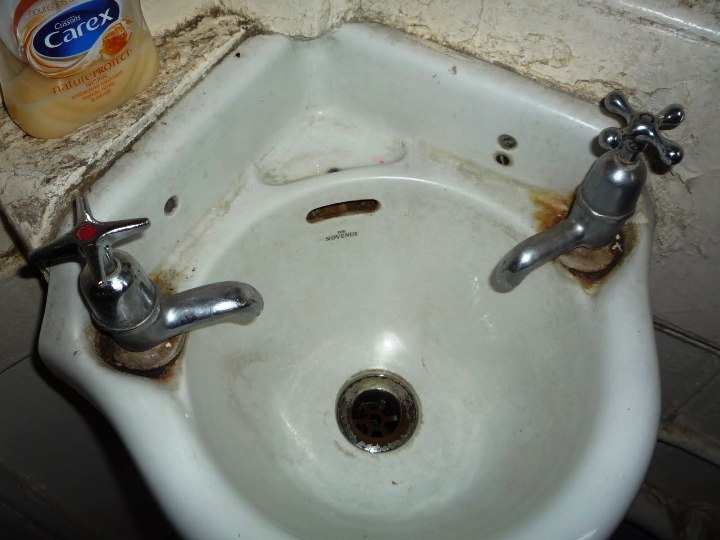 The British Faucet Conundrum