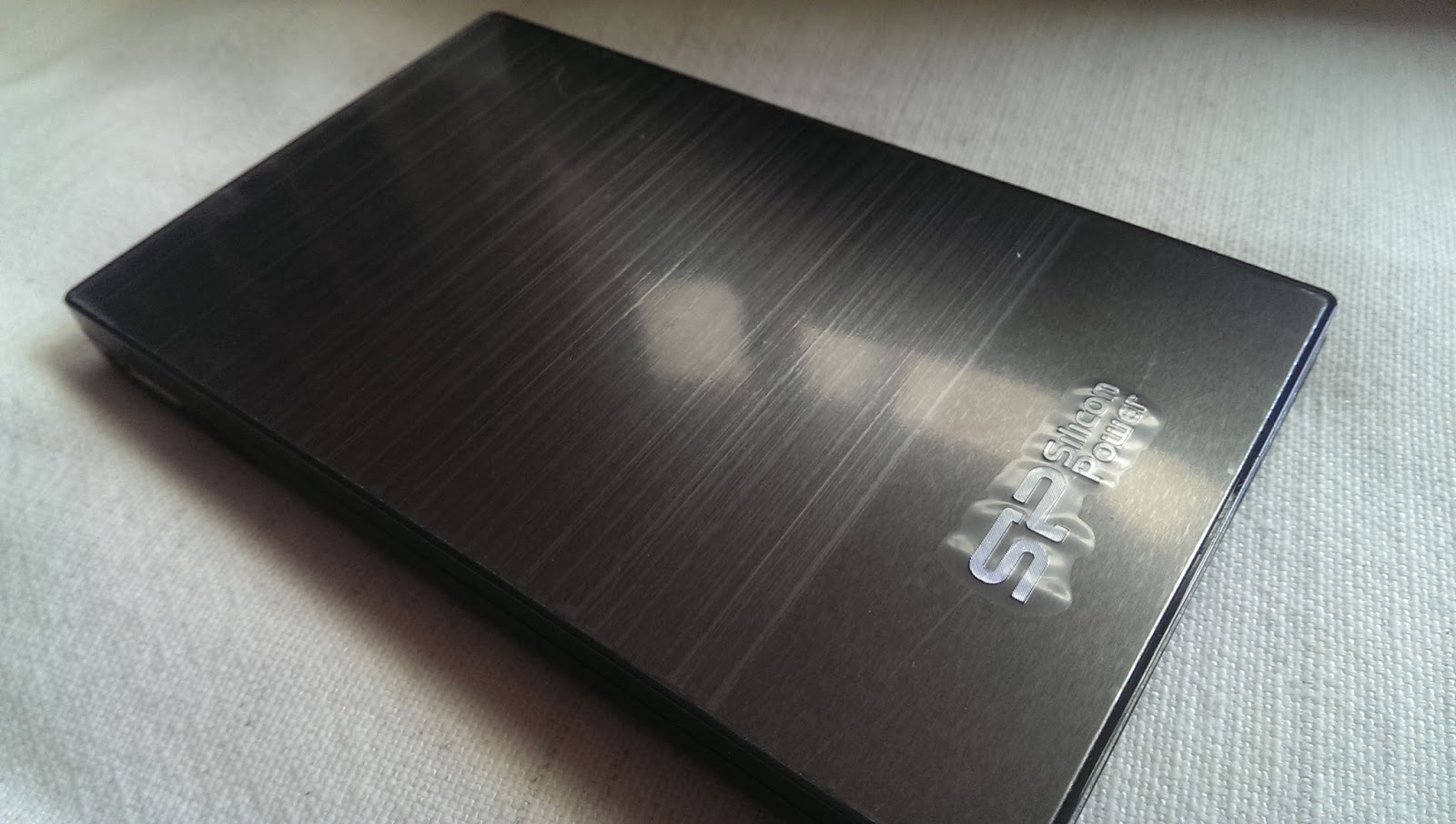 2015 05 30%2B10.47.12 - [開箱] SP Silicon Power 1TB 金屬髮絲紋行動硬碟