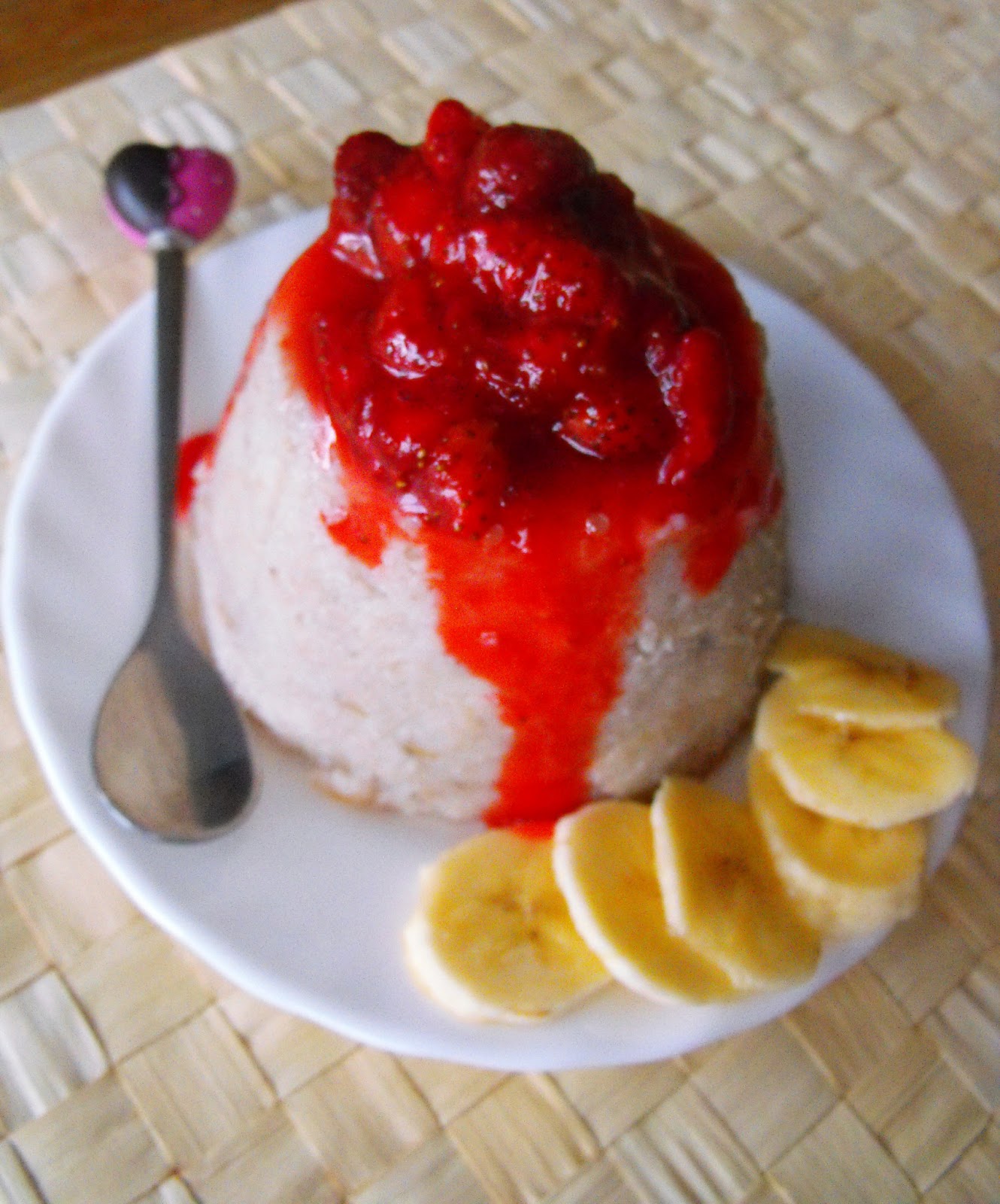 tęcza w słoiku Bananowy pudding z kaszy manny z masłem orzechowym