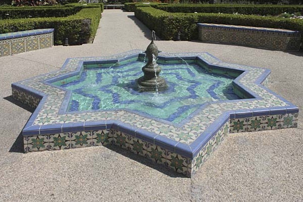 Fountain Persian Garden Style