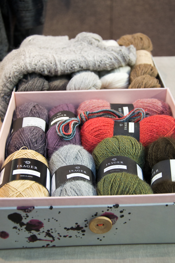 The knitting and stitching show Airali