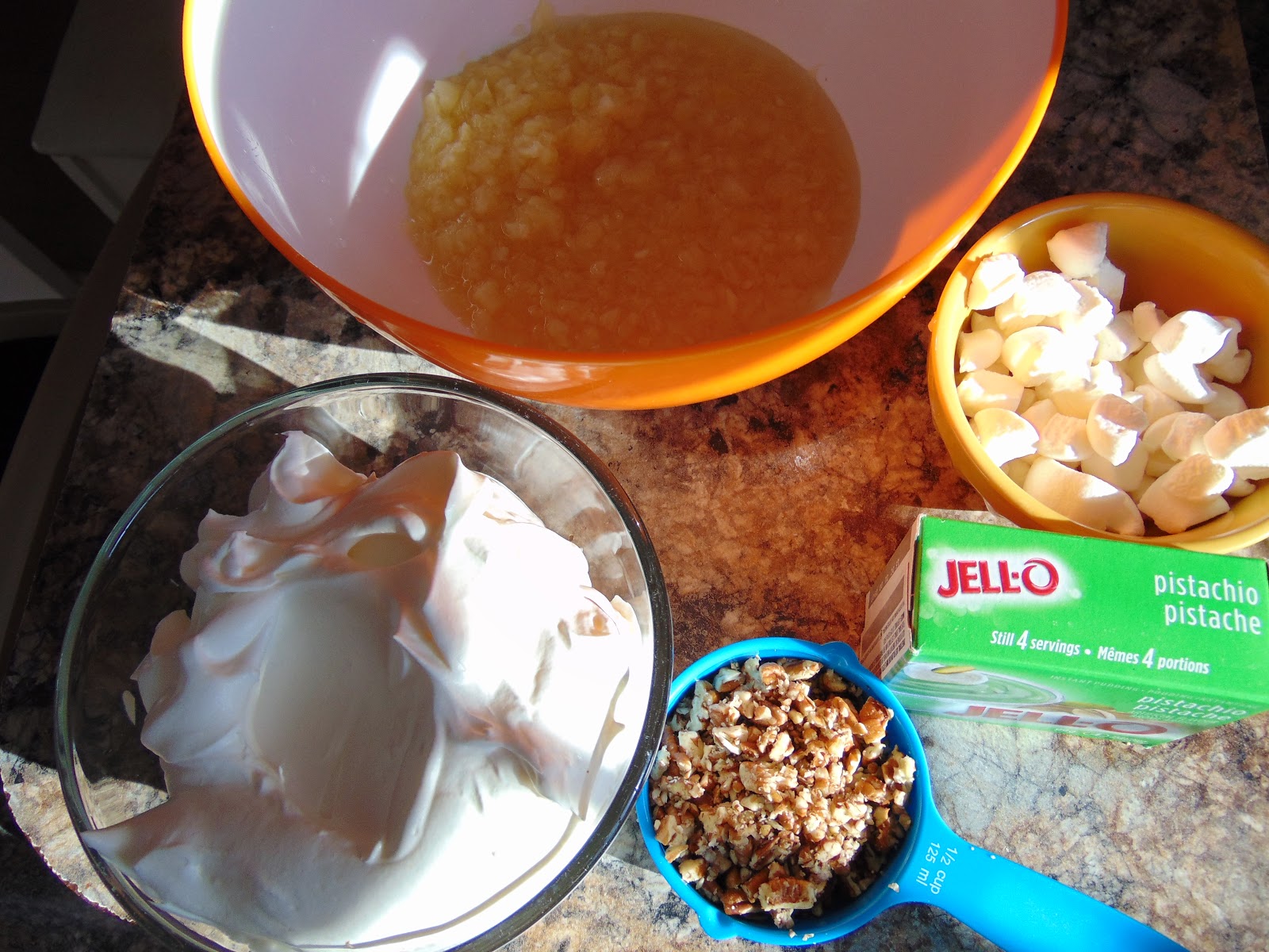 Watergate Salad (Pistachio Pudding Salad/Dessert)