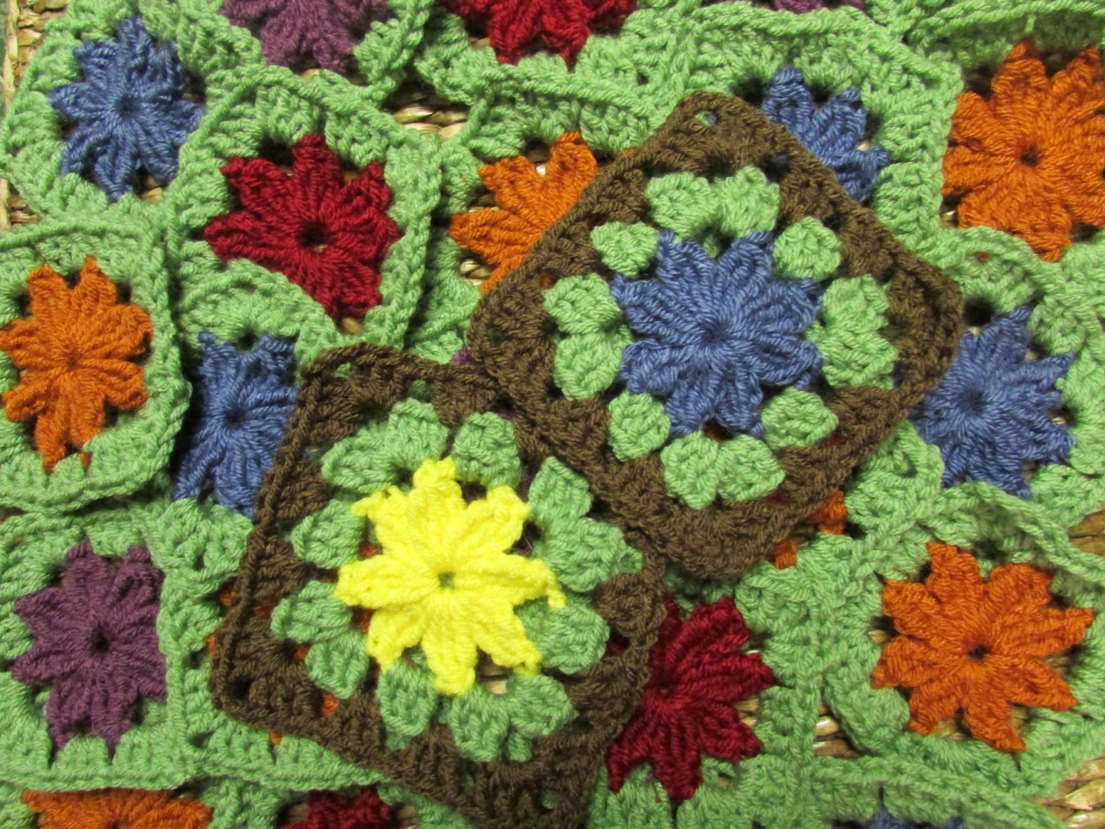 Off The Hook: Grandma Vanhorn&#039;s Flower Garden Afghan Square Pattern