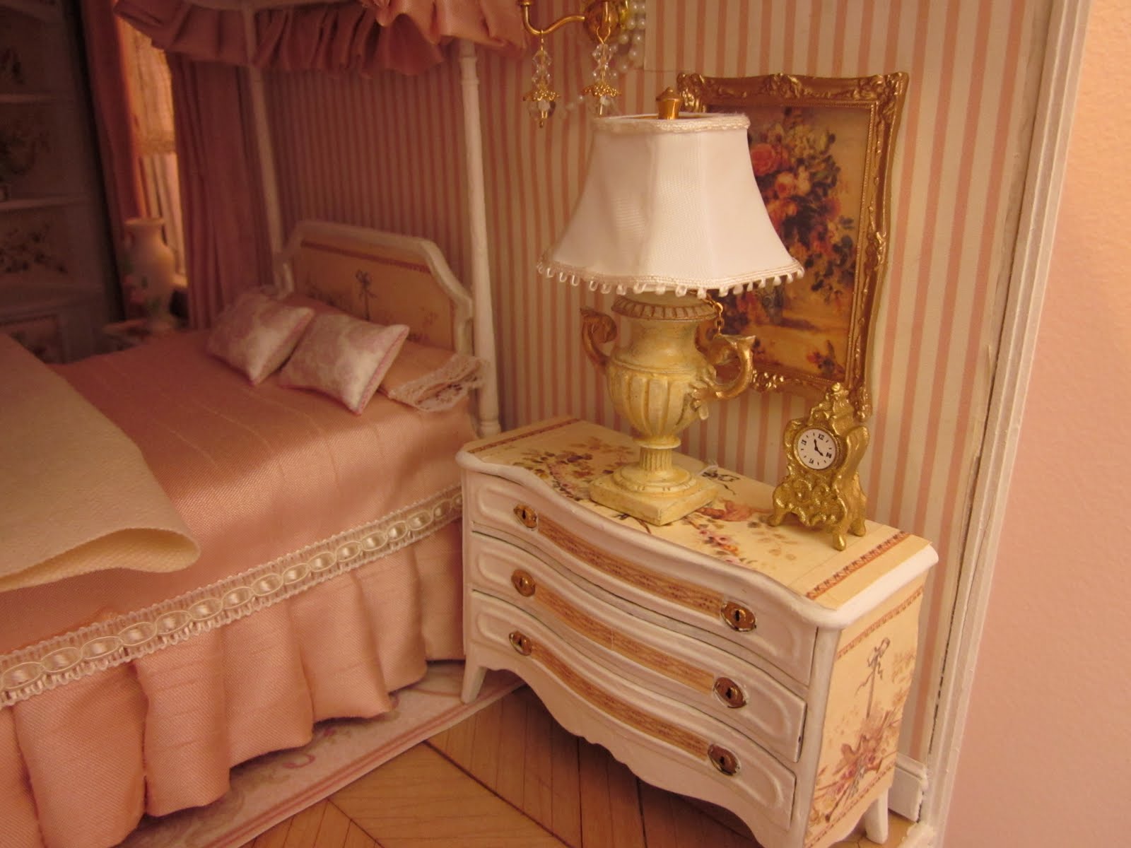 La Grande MaisonThe Greenleaf Garfield Dollhouse Pretty In Pink!
