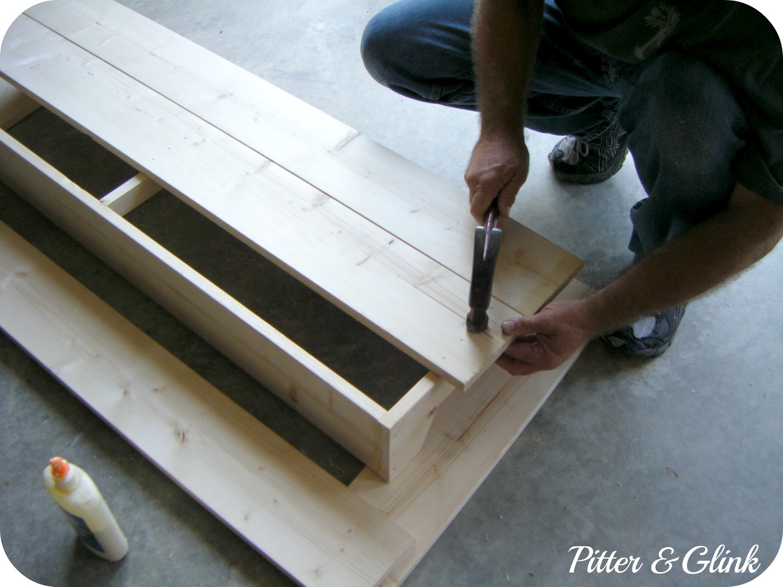 PitterAndGlink {DIY 20 VintageLooking Table}