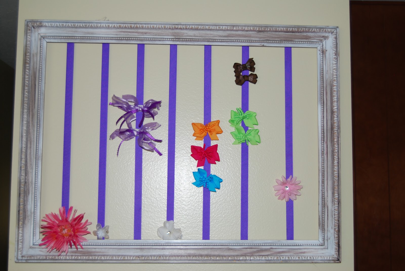 Happy Little Party Girls Hair Bow Holder