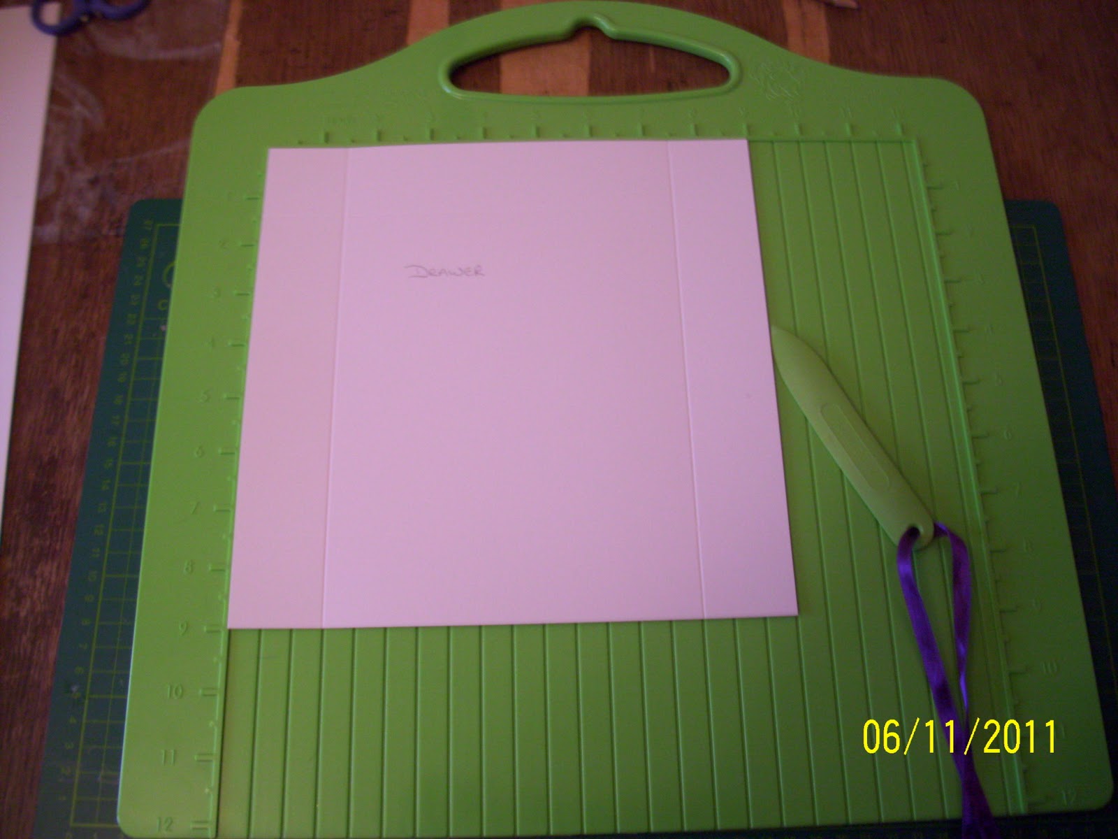 TRACEY'S KRAFTS Easel Card On A Box With Drawer Tutorial