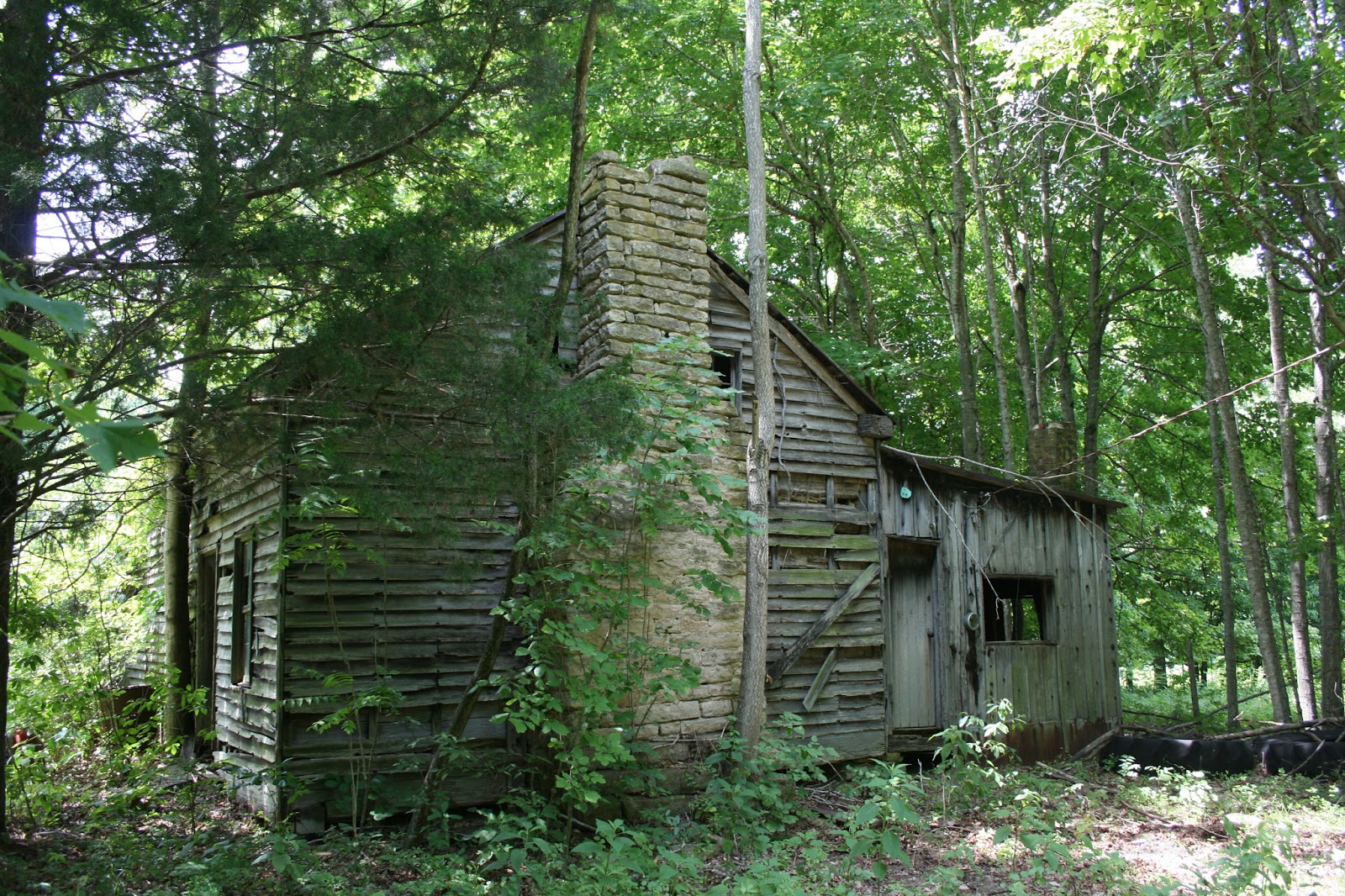 Eerie Indiana Abandoned home near Bowling Green, Kentucky