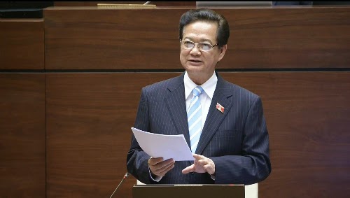 Thủ tướng Nguyễn Tấn Dũng trả lời chất vấn đại biểu Quốc hội.