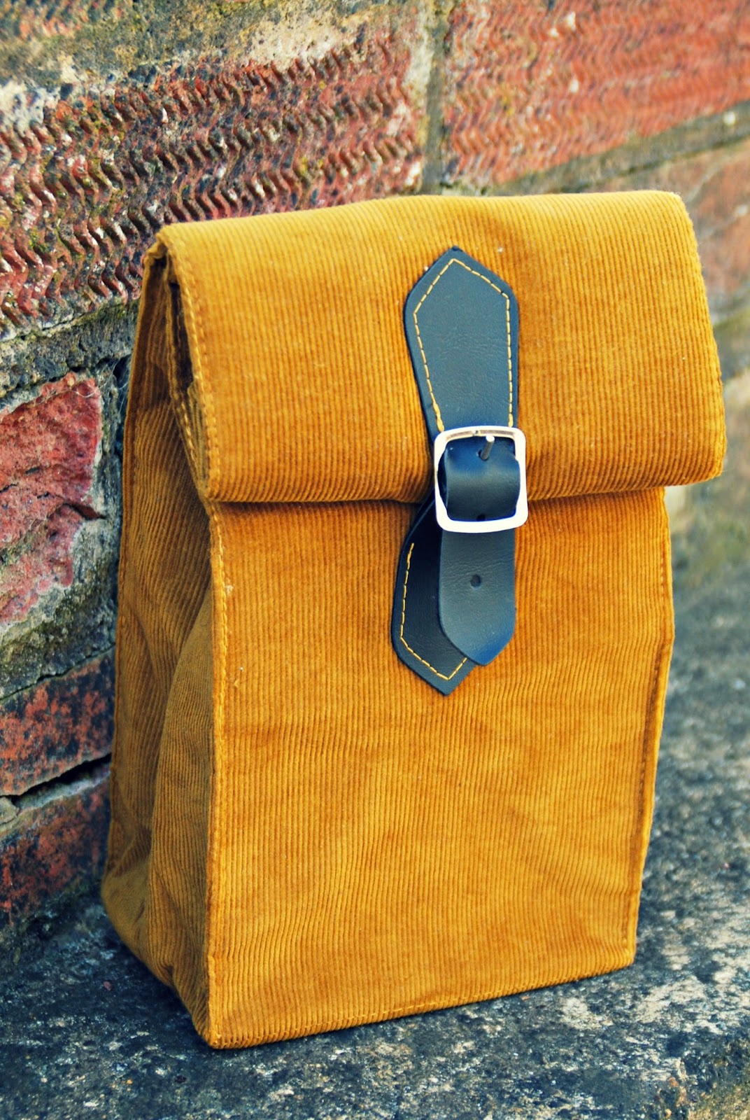 madebyloulabelle How to Make a Lunch Bag