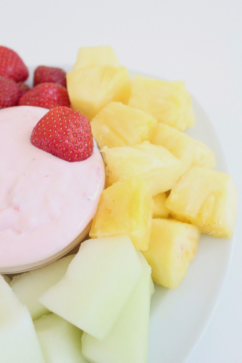 Strawberry Marshmallow Fluff Dip Fashion meets Food