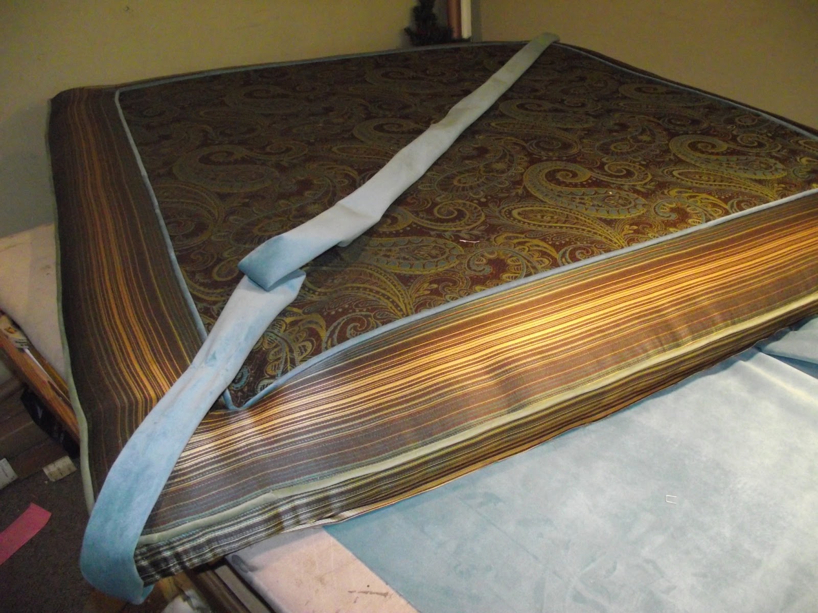 Gantt's Decorating How to make a Padded Wall Hanging