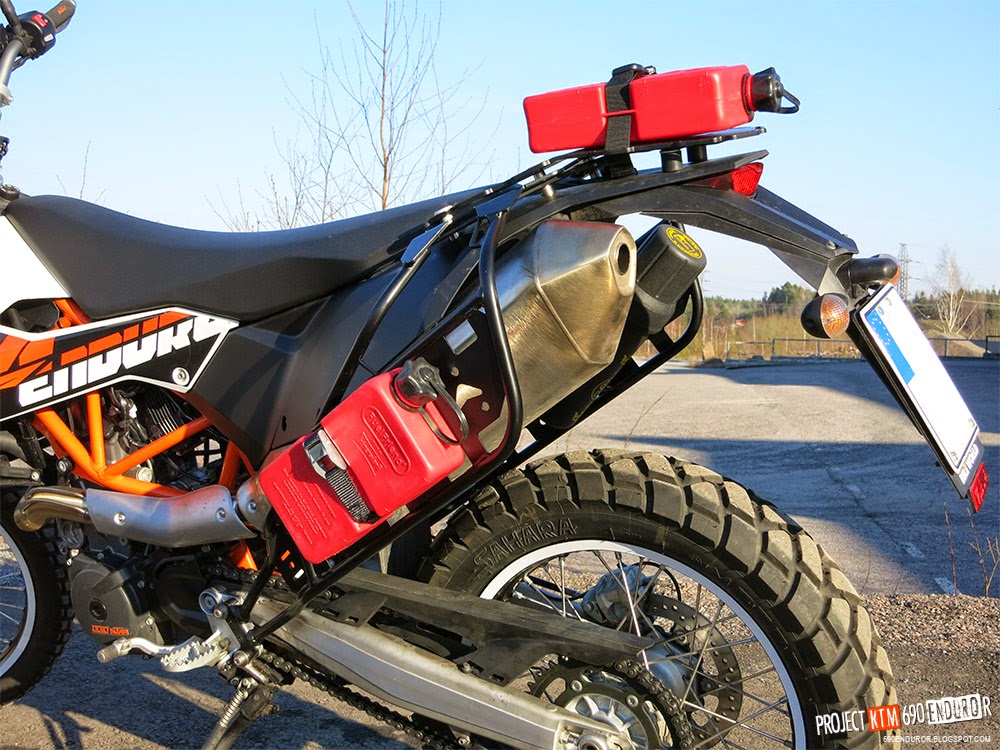 project KTM 690 Enduro R: Carrying extra fuel on the KTM 690 Enduro R  [updated 17.3.2015]