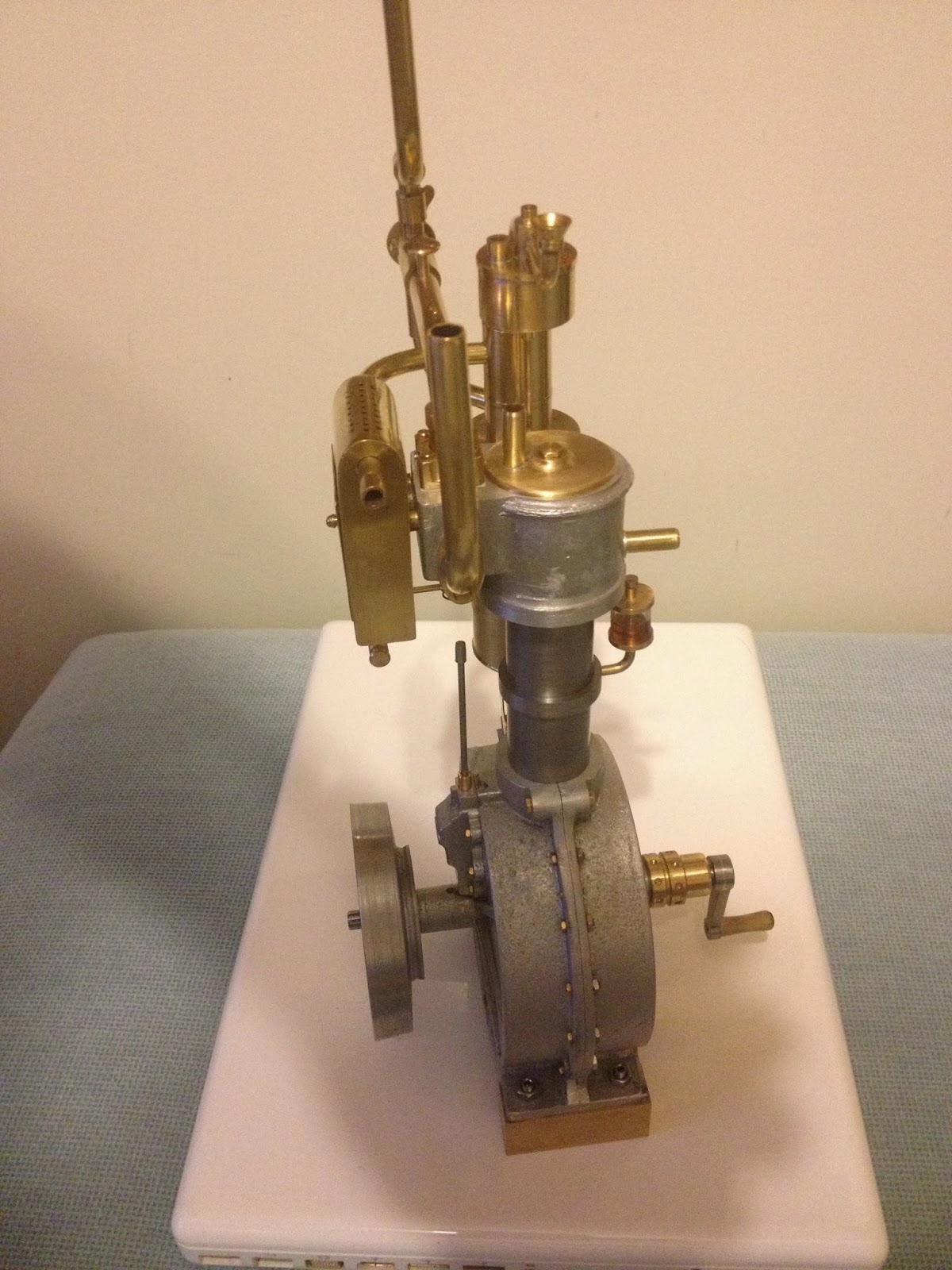 Serhat Ece's Daimler 1885 Grandfather clock engine