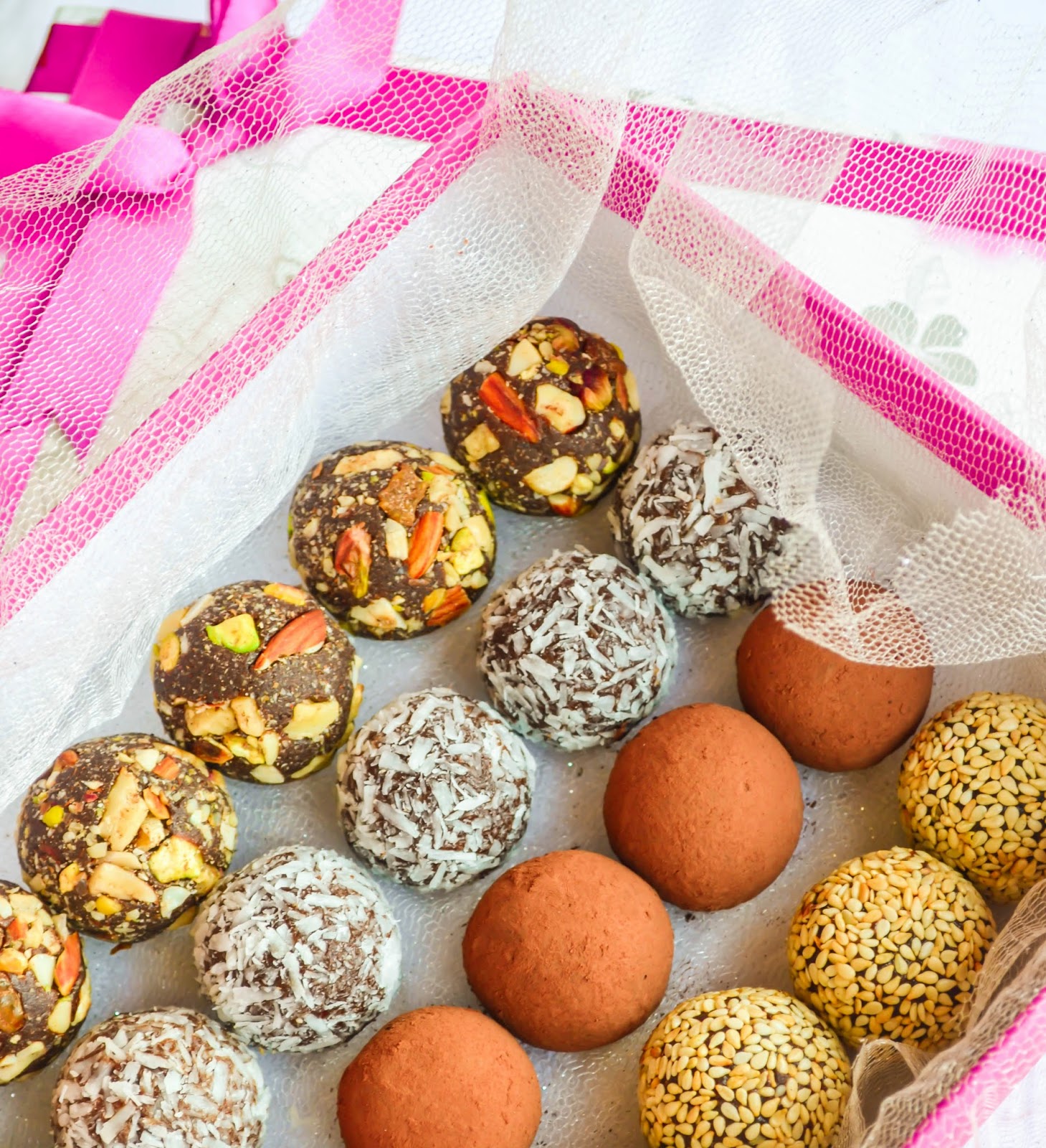 Sara's Kitchen Date Truffles ترافلز العجوة