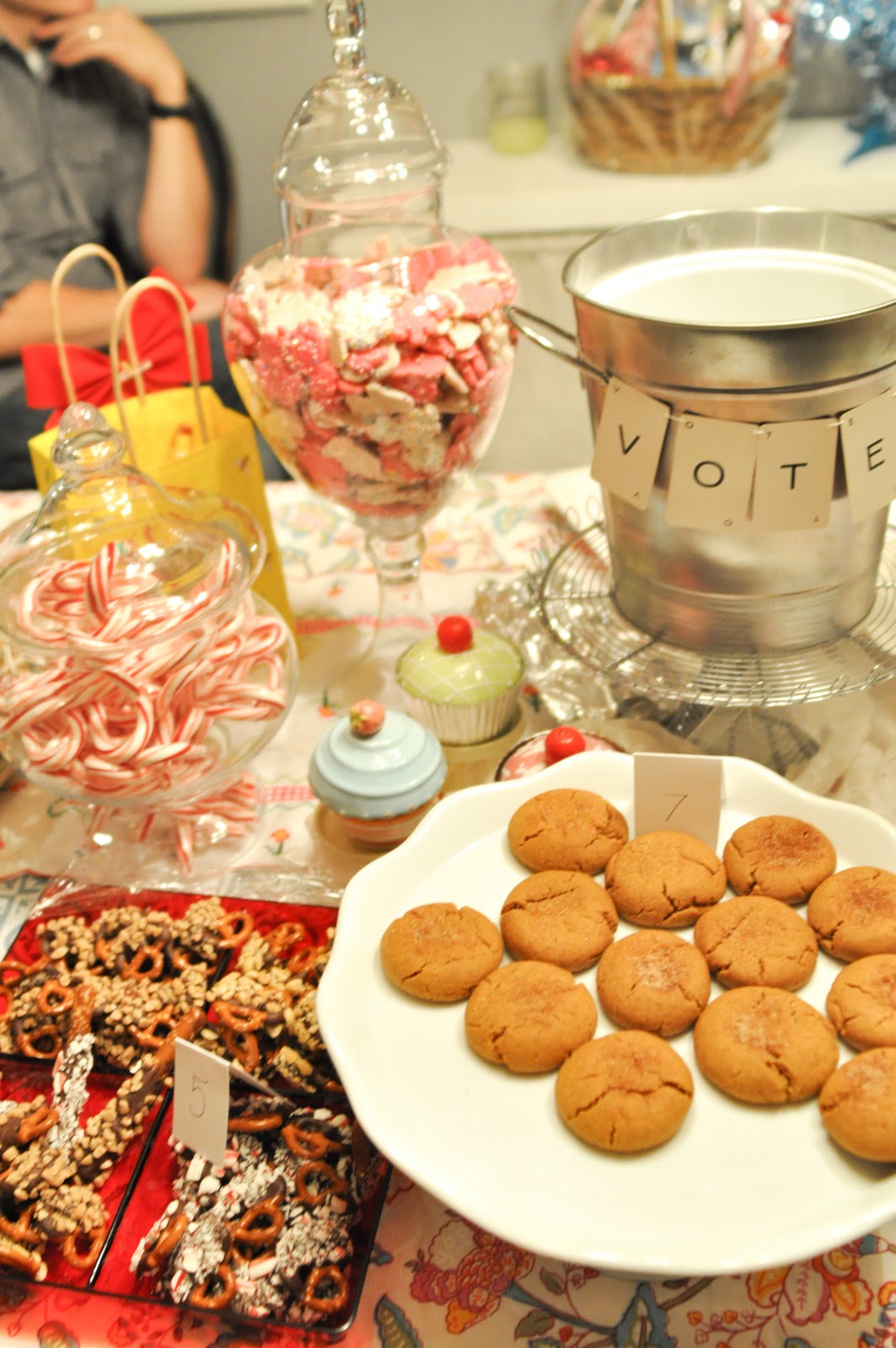 Domestic Fashionista Holiday Dessert Party