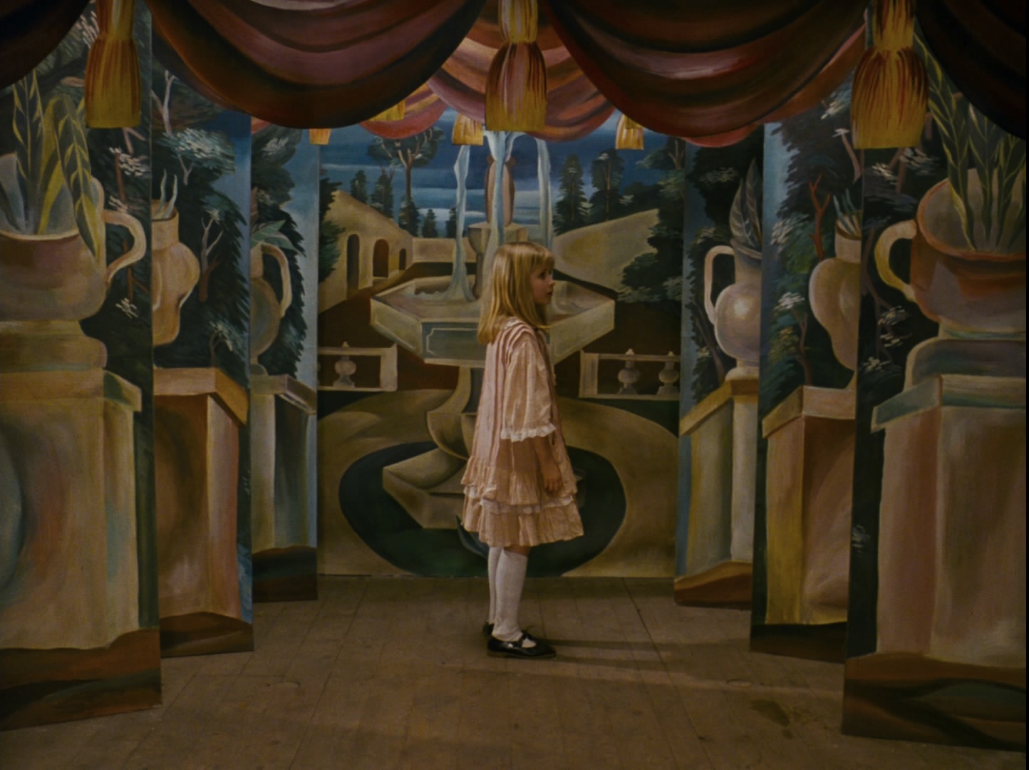 Alice In Wonderland 1988 Intro